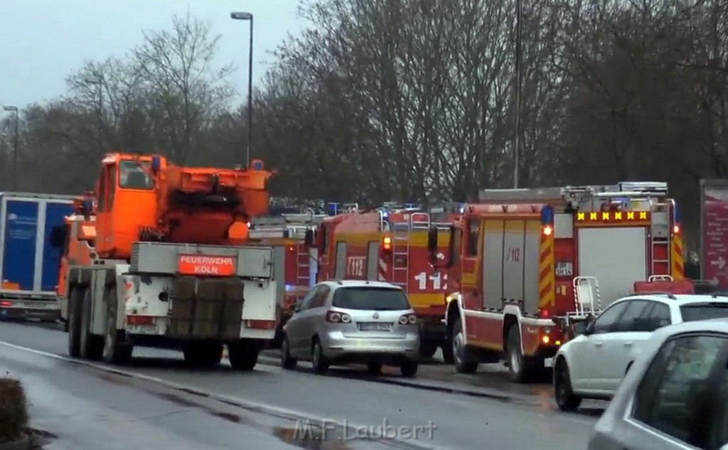 LKW in Rohbau Haus gefahren Huerth Argeles Sur Merstr TK P22.jpg